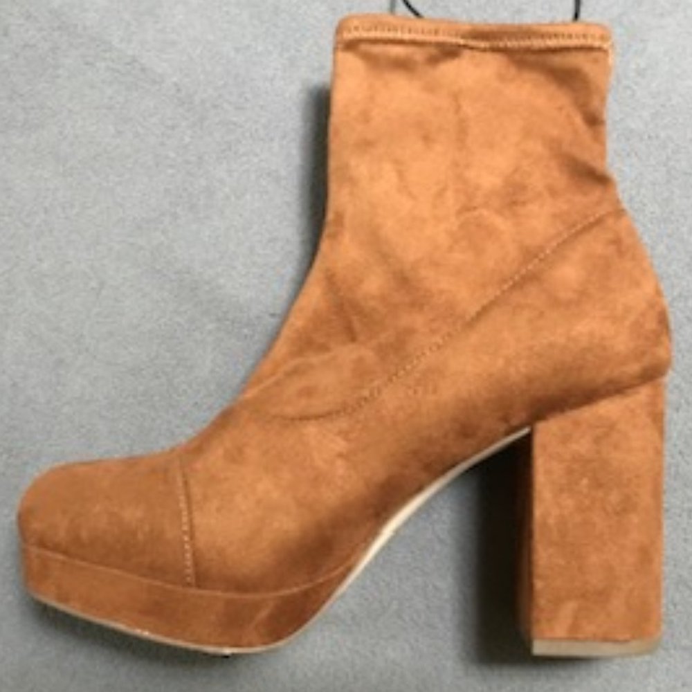 Forever 21 cinnamon sueded sock booties